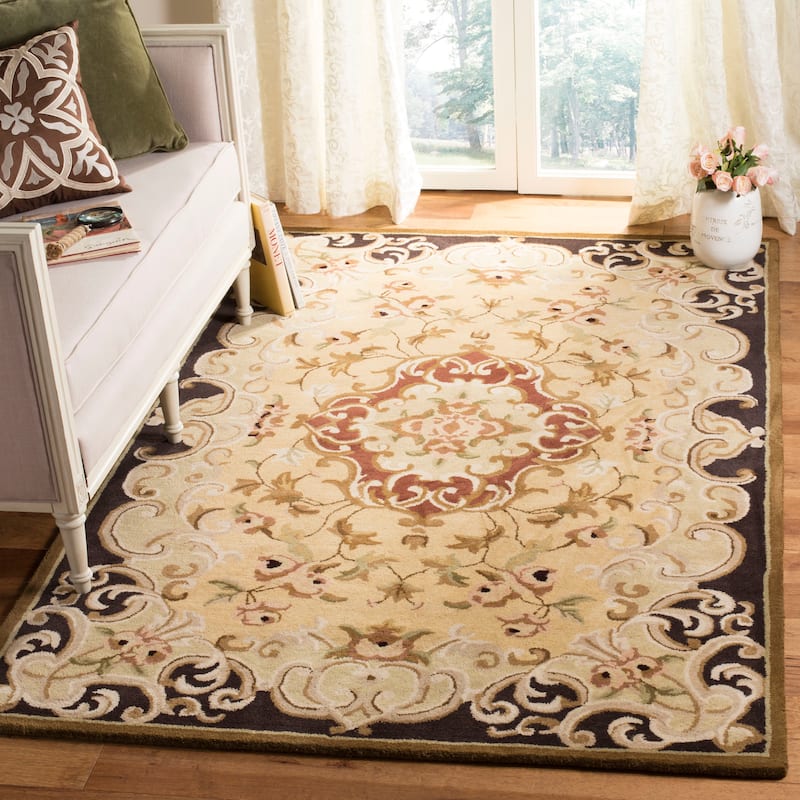 SAFAVIEH Handmade Classic Selvaggia Traditional Oriental Wool Rug - 8'3" x 11' - Gold/Cola