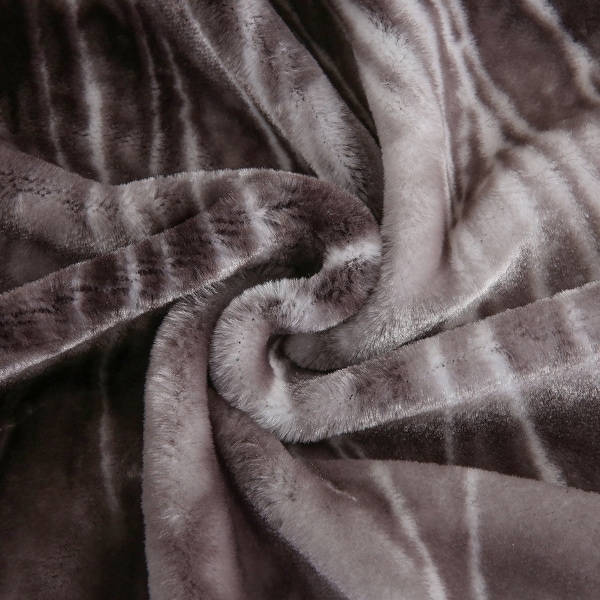 Reversible Mink Fleece Blanket Different Pattern in Each Side - On