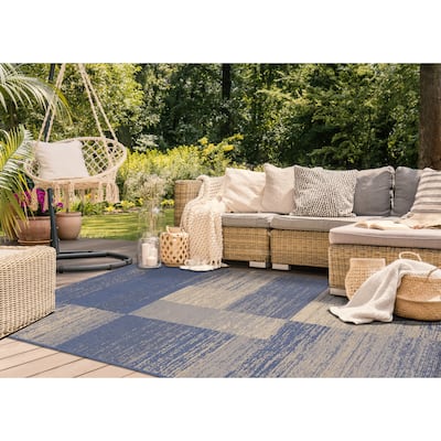 Jackson Collection - Indoor/Outdoor Beige/Blue Distressed Geometric Rug