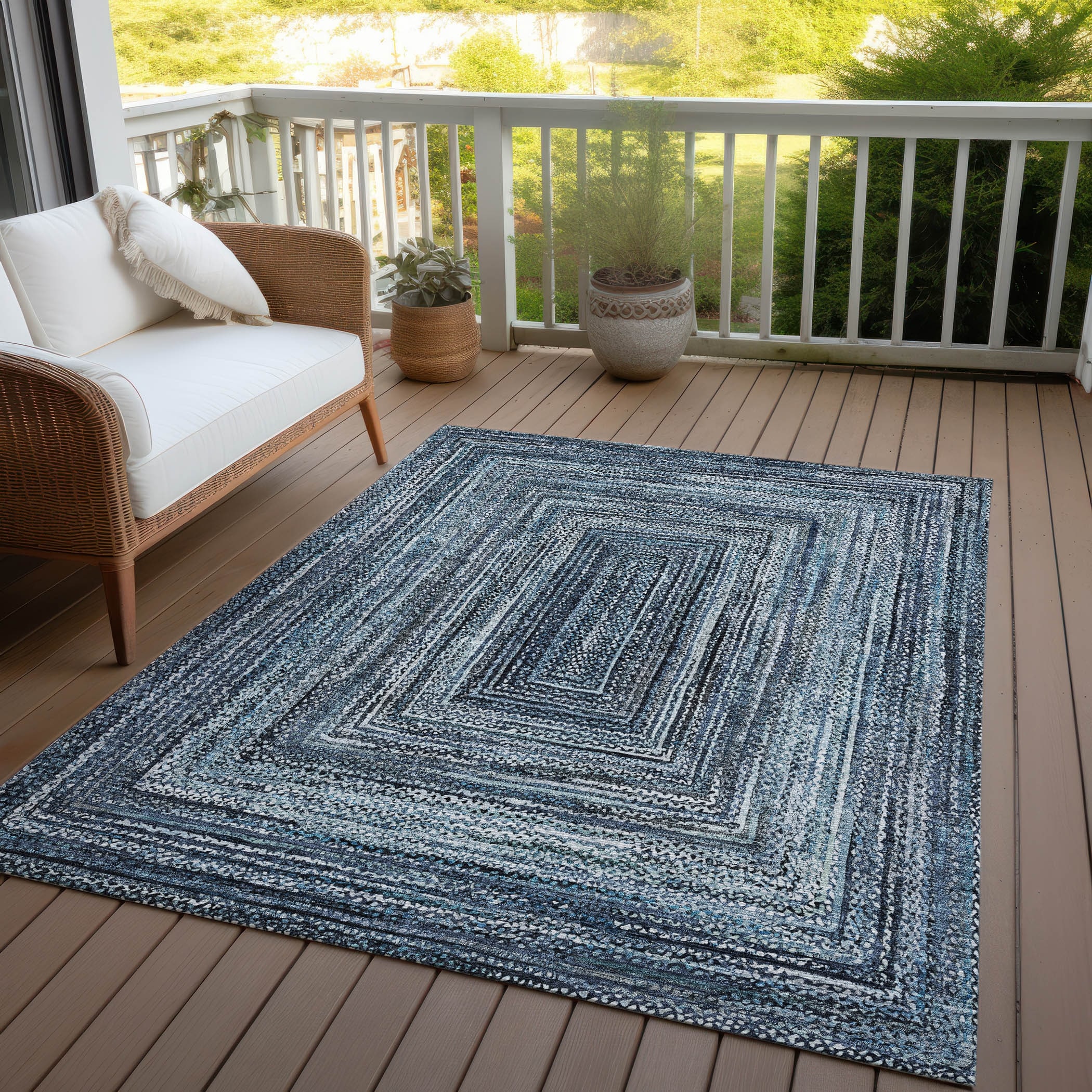 Machine Washable Indoor/ Outdoor Modern Dimensions Chantille Rug