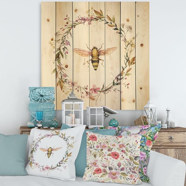 Designart 'Bee In Wildflowers Wreath' Farmhouse Print on Natural Pine Wood  - Bed Bath & Beyond - 33595592