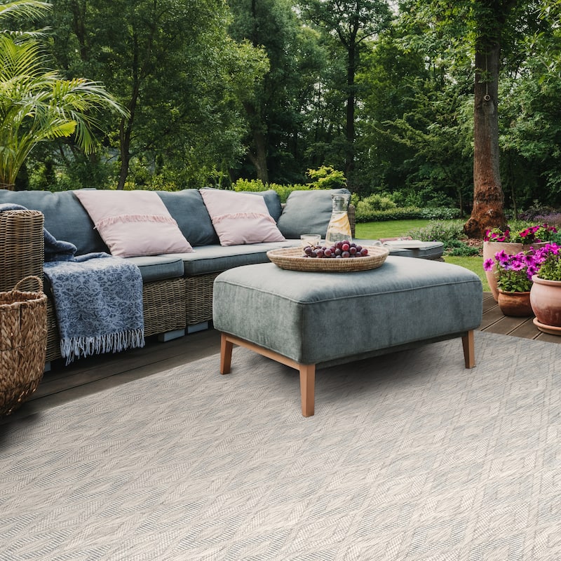 SAFAVIEH Courtyard Marolyn Indoor/ Outdoor Waterproof Patio Backyard Rug