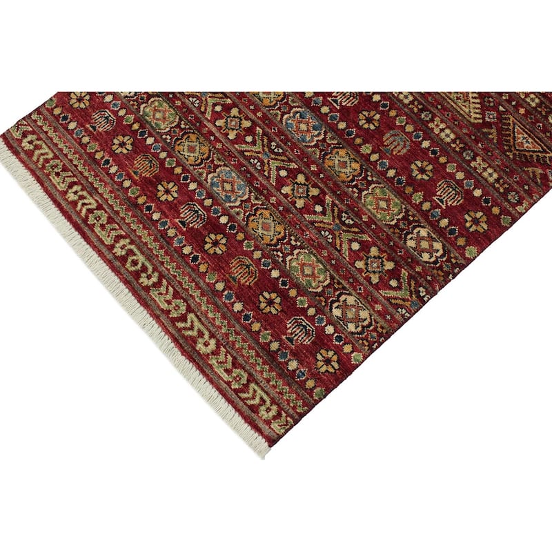 Transitional Khurgeen Delia Red/Green Hand-knotted Wool Rug - 2'8 x 9'4 - 2'7'' x 9'4''