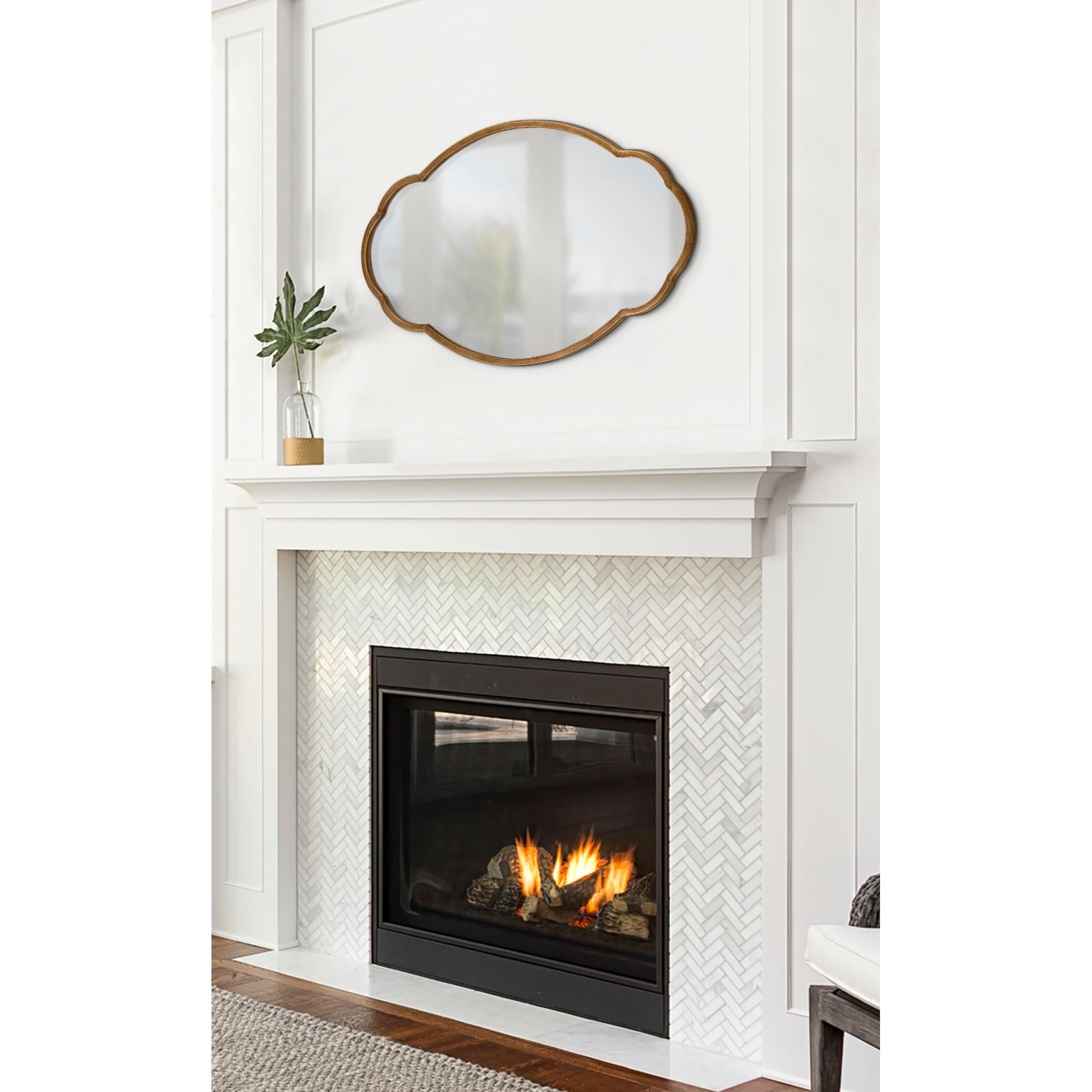 Kate and Laurel Magritte Scalloped Oval Wall Mirror