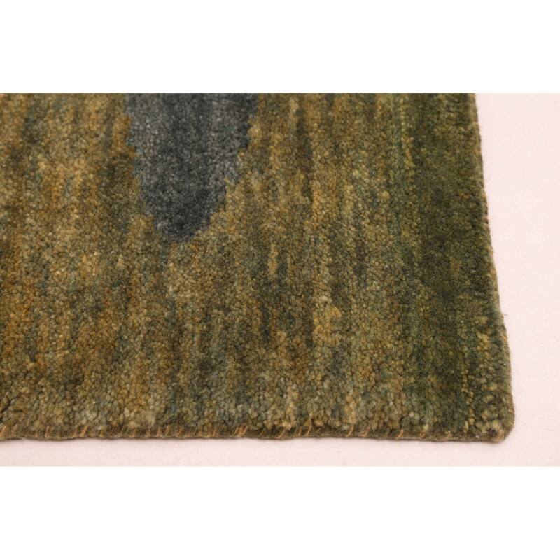 ECARPETGALLERY Hand-knotted Peshawar Ziegler Green Wool Rug - 5'1 x 6'11
