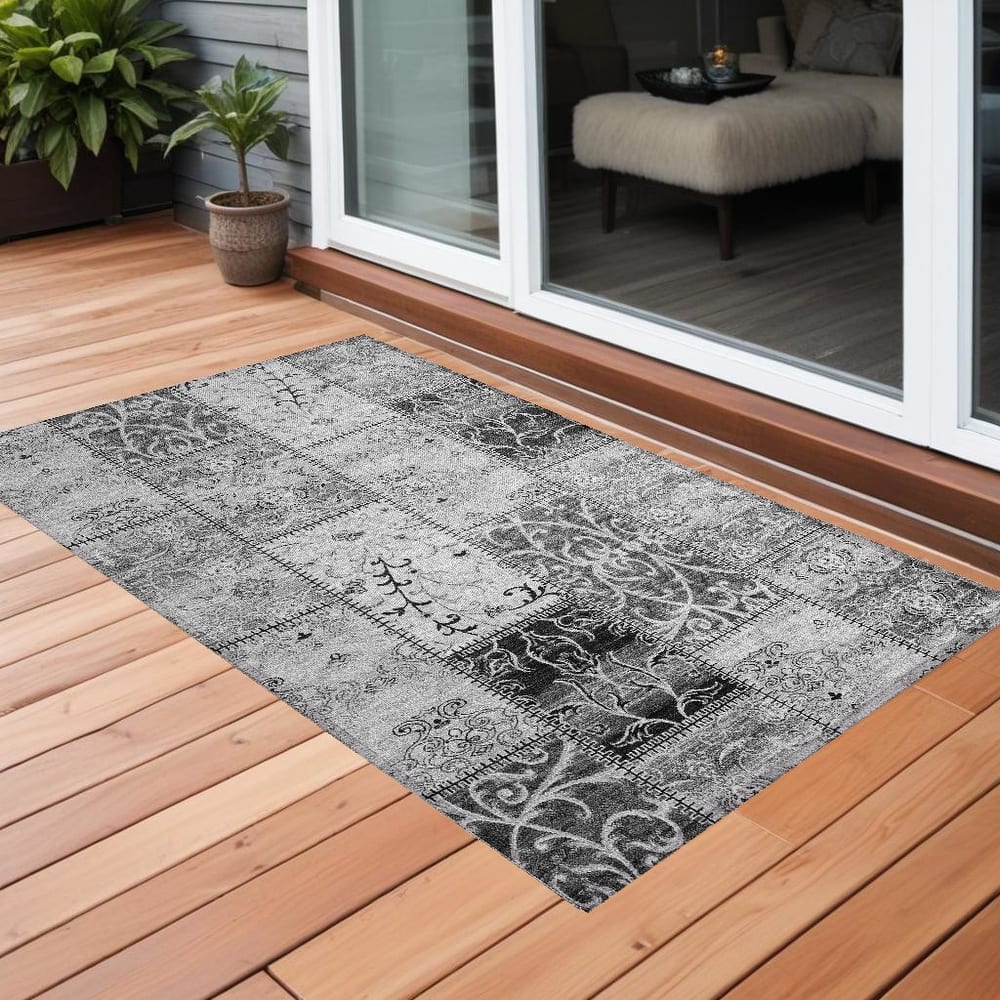 Garo Patchwork Weather Resistant Blended Style Outdoor Rug