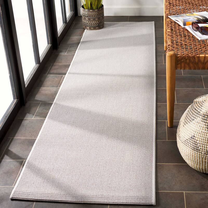 SAFAVIEH Sisal All-Weather Ajrie Indoor/Outdoor Waterproof Patio Backyard Rug