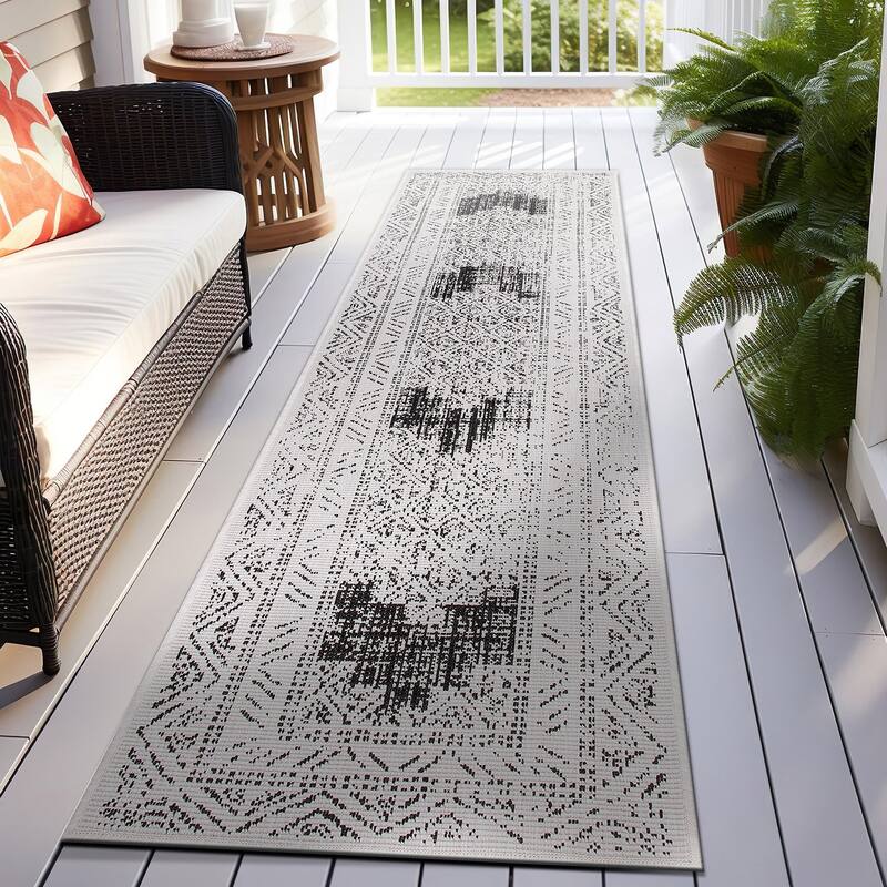 World Rug Gallery Transitional Bohemian Indoor/Outdoor Area Rug - 2' x 7' Runner - Black