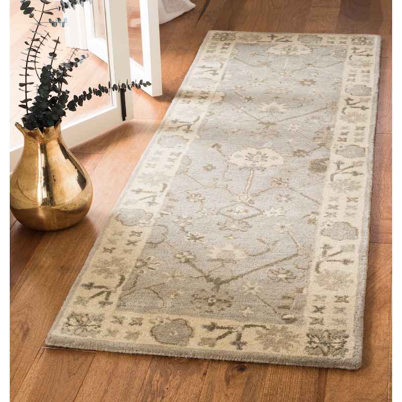 SAFAVIEH Handmade Royalty Ansley Traditional Oriental Wool Rug - 2'3" x 7' Runner - Silver/Cream