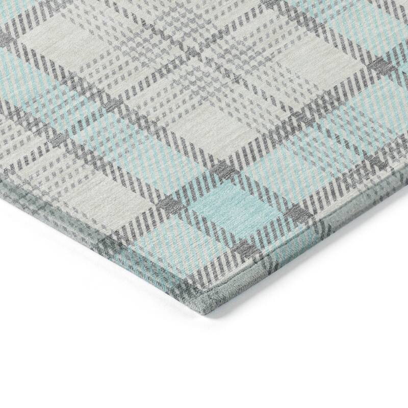 Machine Washable Indoor/ Outdoor Casual Plaid Chantille Rug