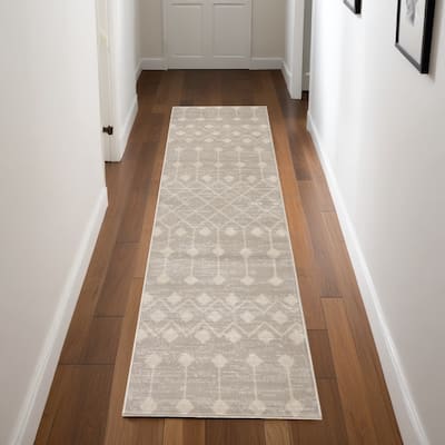 Mama Power Loomed Area Rug By HomeRoots - 90' X '27' X '0.5