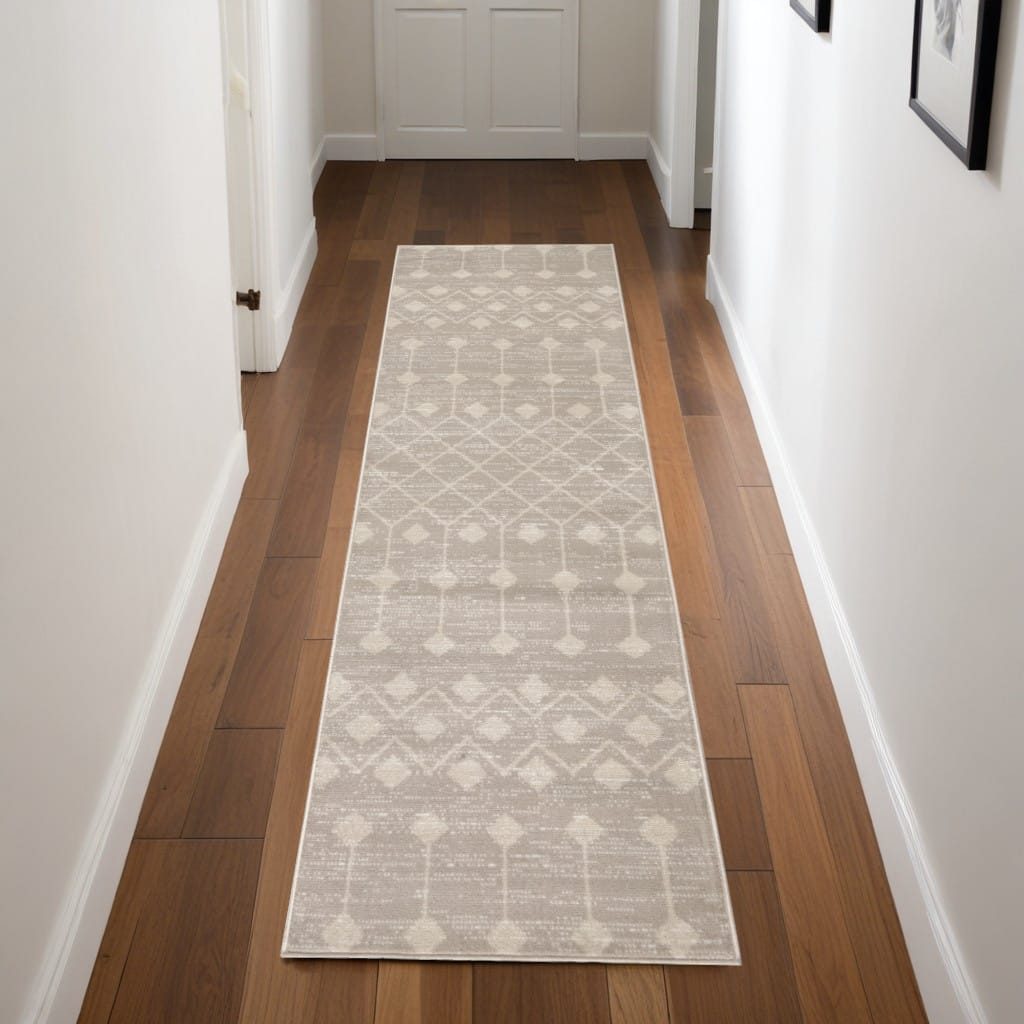 Mama Power Loomed Area Rug By HomeRoots - 90' X '27' X '0.5