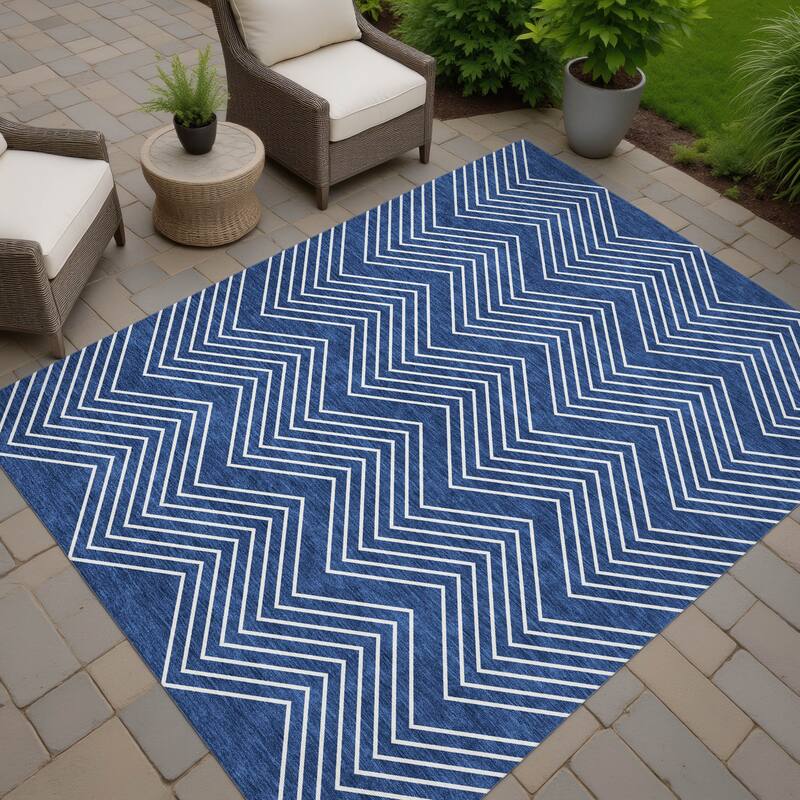 Machine Washable Indoor/ Outdoor Modern Chevron Chantille Rug