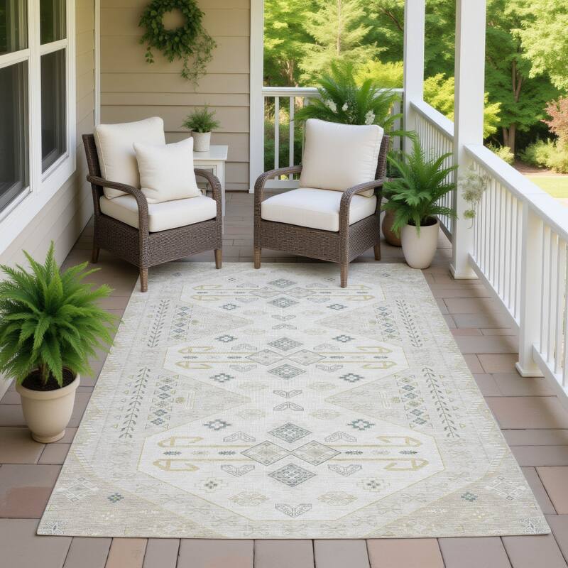 Machine Washable Indoor/ Outdoor Global Hiawatha Chantille Rug