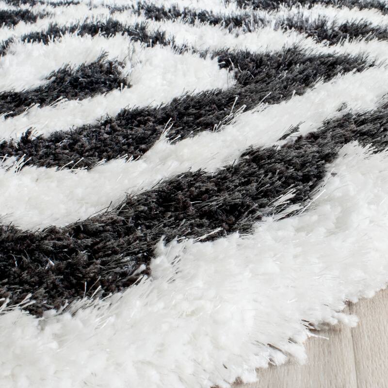 SAFAVIEH Handmade Barcelona Shag Mouna Polyester Rug