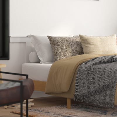 Wood Platform Bed with 14 Wooden Support Slats