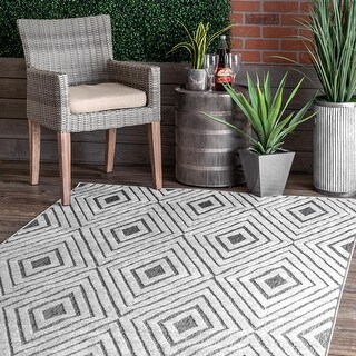 Nuloom Geometric Lara Textured Diamonds Indoor/Outdoor Area Rug - Bed ...