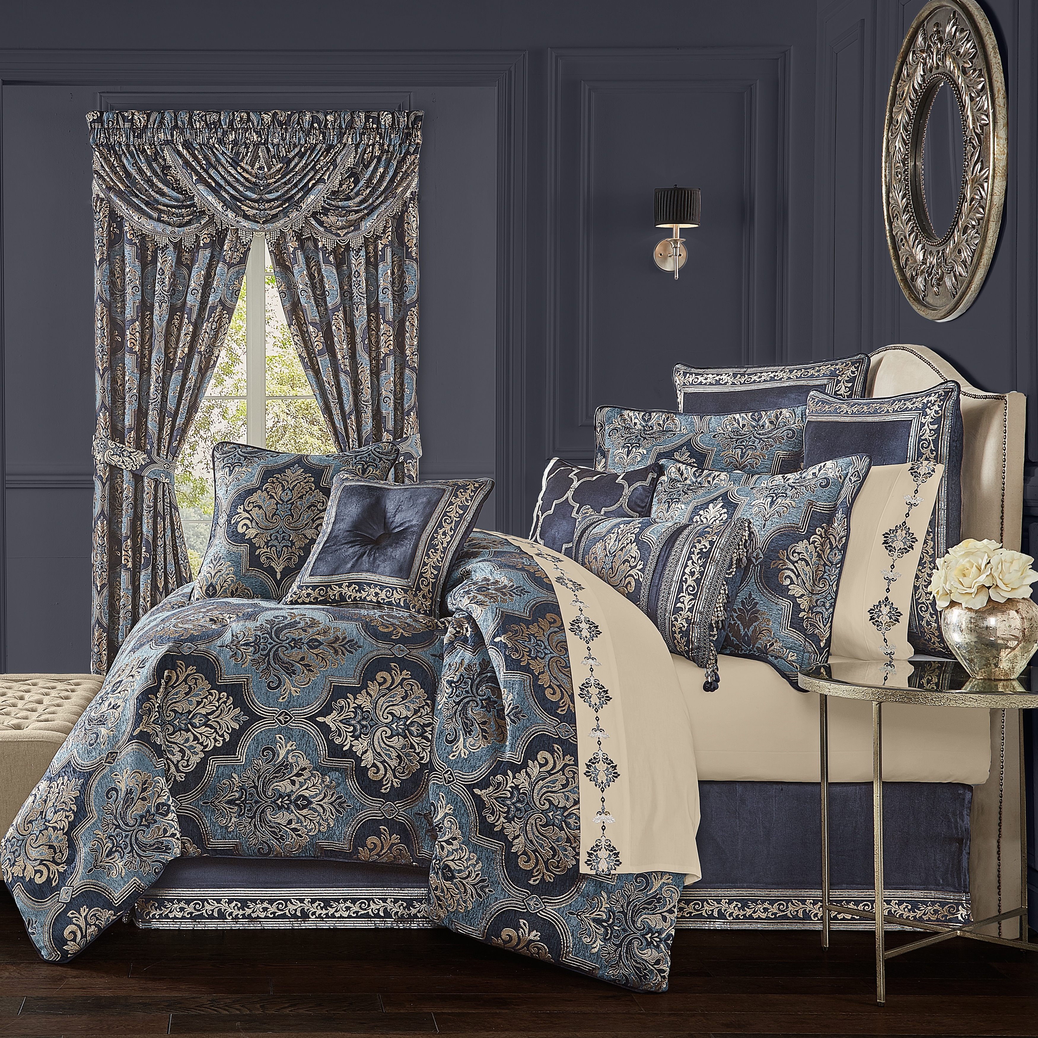 Five Queens Court Middlebury Comforter Set