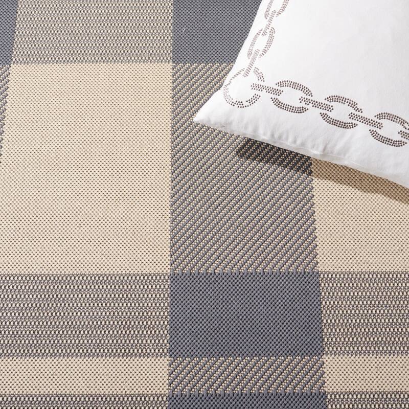 SAFAVIEH Courtyard Oriole Plaid Indoor/ Outdoor Waterproof Patio Backyard.