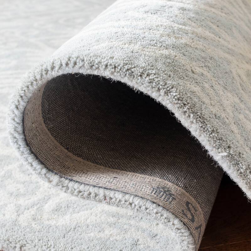 SAFAVIEH Handmade Bella Teresia Modern Floral Wool Rug