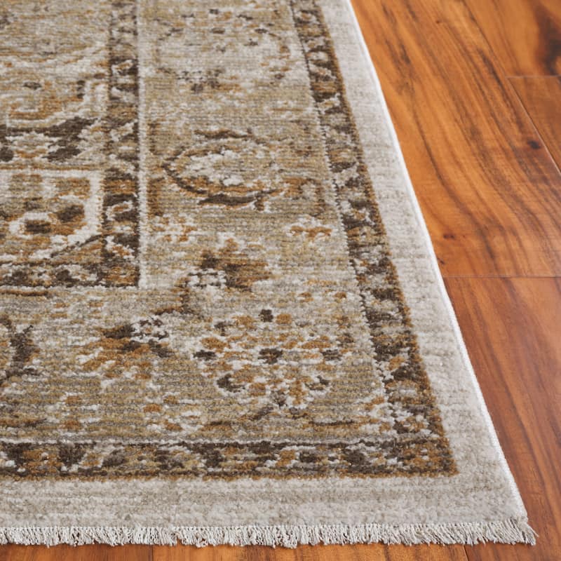 SAFAVIEH Hazel Liridona Traditional Oriental Rug