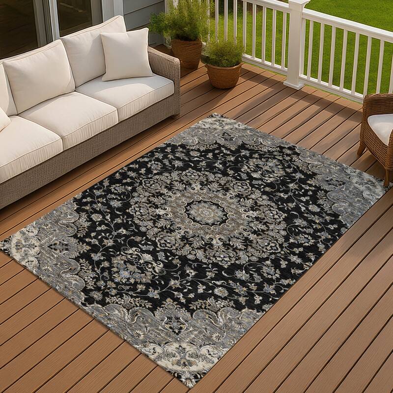 Machine Washable Indoor/ Outdoor Traditional Niko Chantille Rug