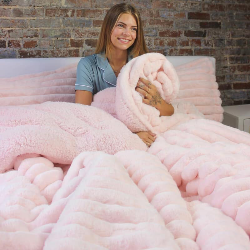 Roll Cakes Chunky Bunny - Coma Inducer® Oversized Comforter Set - Heavenly Pink