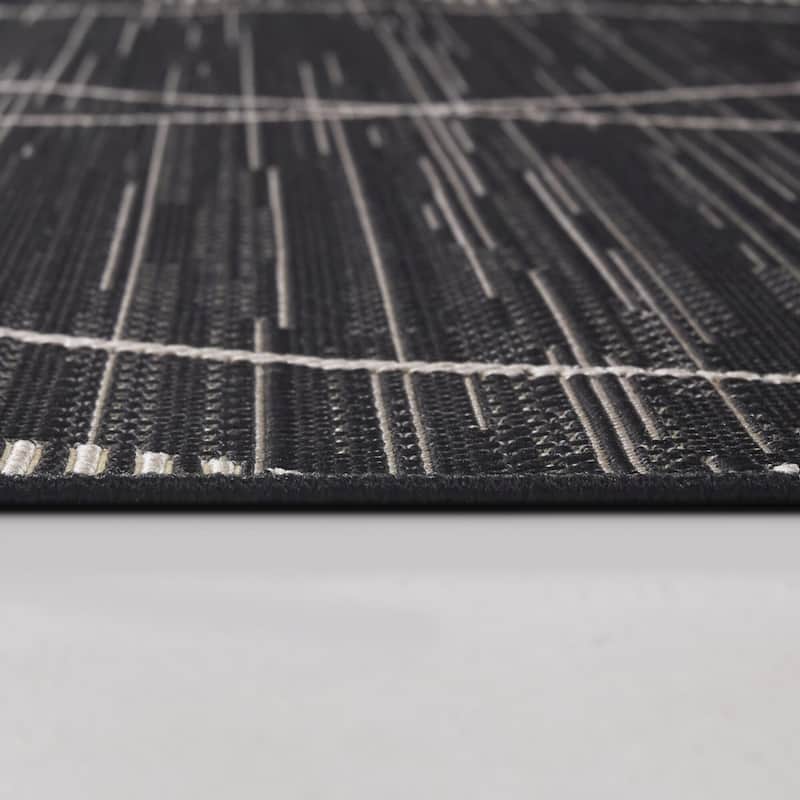 Calderon Recycled Moroccan Indoor/Outdoor Area Rug