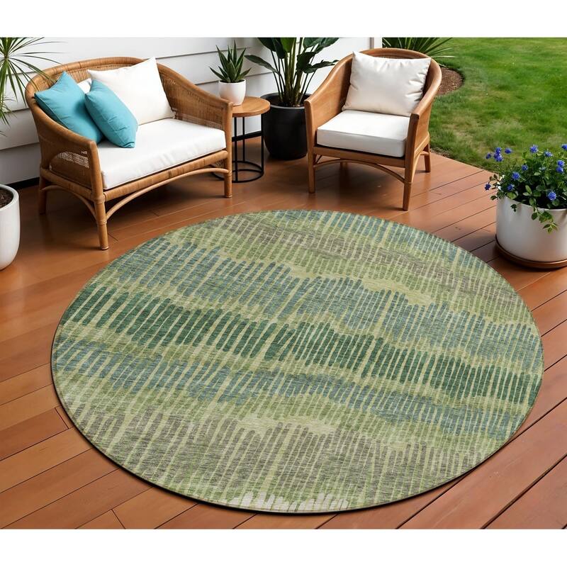 HomeRoots Striped Transitional Rectangle Outdoor Rug - 8' Round
