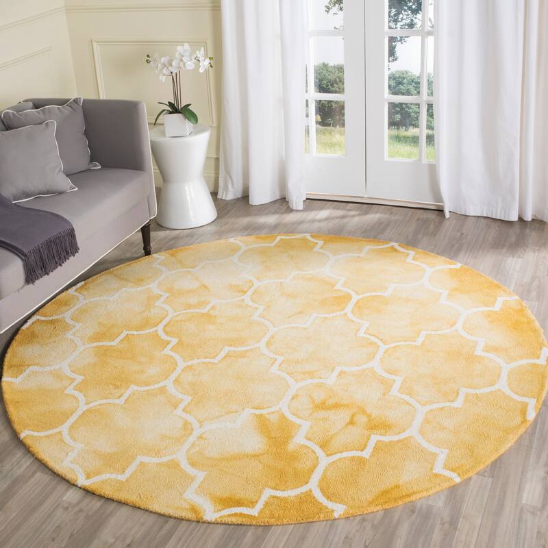 SAFAVIEH Dip Dye Anasthasie Hand-tufted Wool Geometric Area Rug - 7' Round - Gold/Ivory
