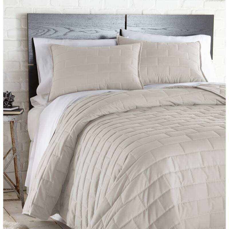 Vilano Ultra-Soft Lightweight Brickyard 3-piece Quilt and Sham Set - Bone - King - Cal King