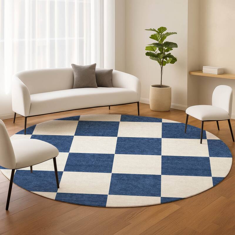 Machine Washable Indoor/ Outdoor Modern Checker Chantille Rug