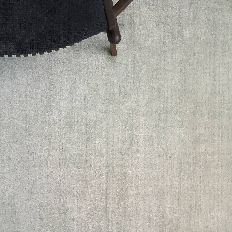 EXQUISITE RUGS Sanctuary Hand-loomed Bamboo Silk/Wool Taupe Area Rug.