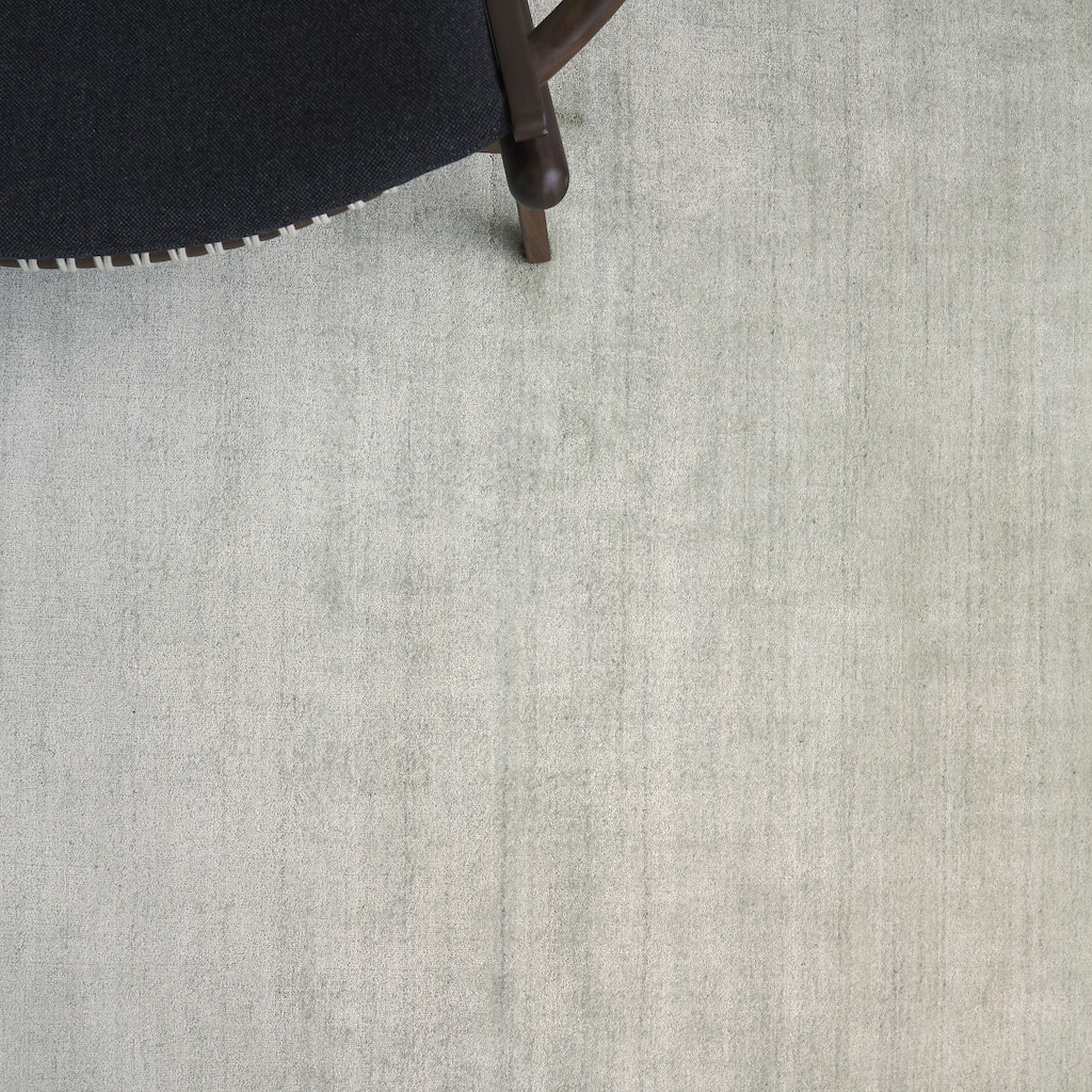 EXQUISITE RUGS Sanctuary Hand-loomed Bamboo Silk/Wool Taupe Area Rug.
