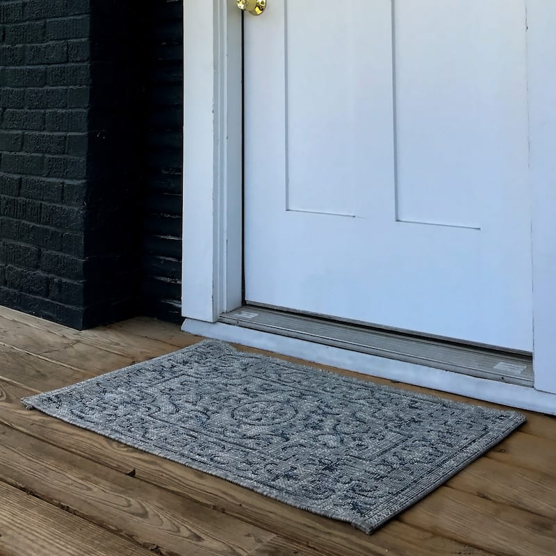 Sevita Sadie Traditional Medallion Navy/Gray Durable Performance Indoor/Outdoor Area Rug