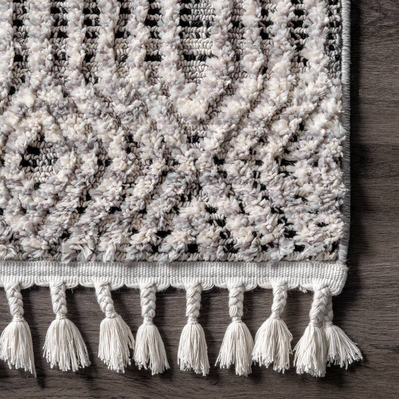 Nuloom Geometric Arielle Soft Trellis Textured Tassel Area Rug