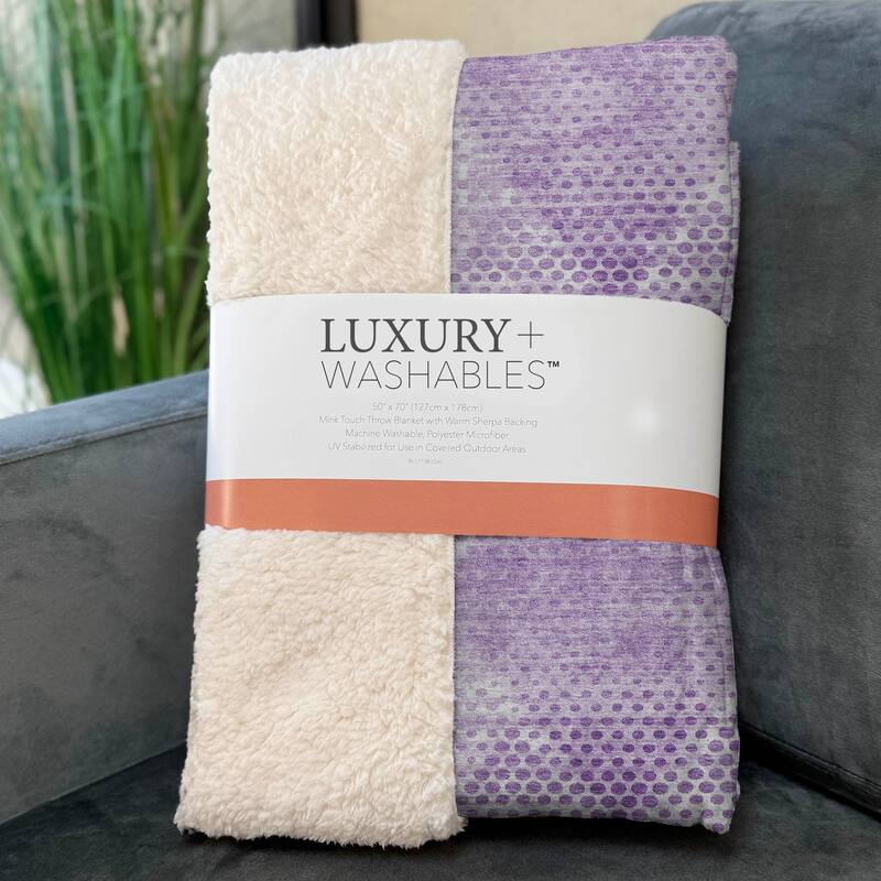 Premium Machine Washable Modern Diamonds Sherpa Throw Blanket
