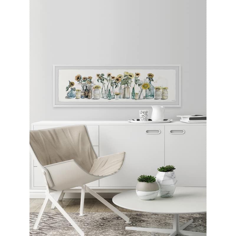 'Sunflower Centerpiece III' Framed Painting Print