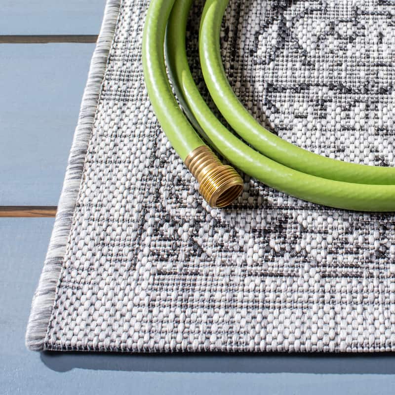 SAFAVIEH Courtyard Aquata Indoor/ Outdoor Waterproof Patio Backyard Rug
