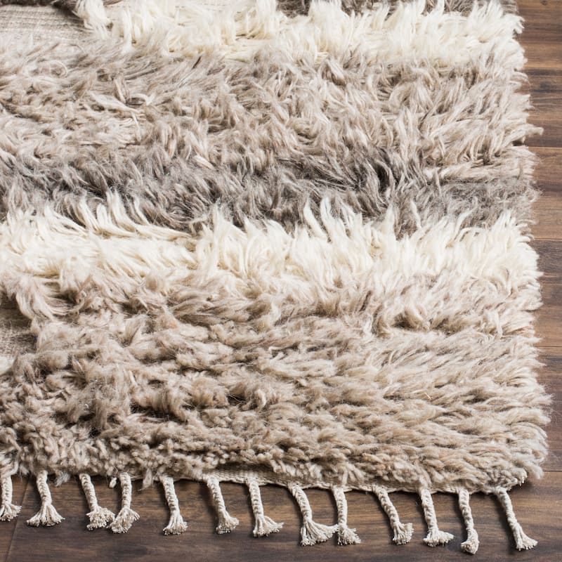 SAFAVIEH Hand-knotted Kenya Hilligje Southwestern Tribal Wool Rug