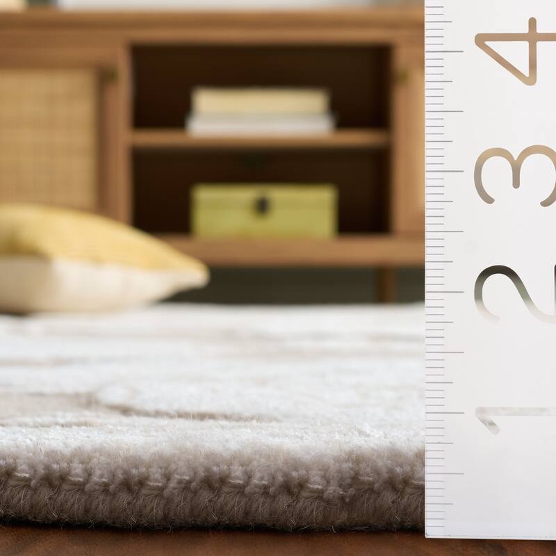 SAFAVIEH Handmade Glamour Arsenia Floral Wool Rug