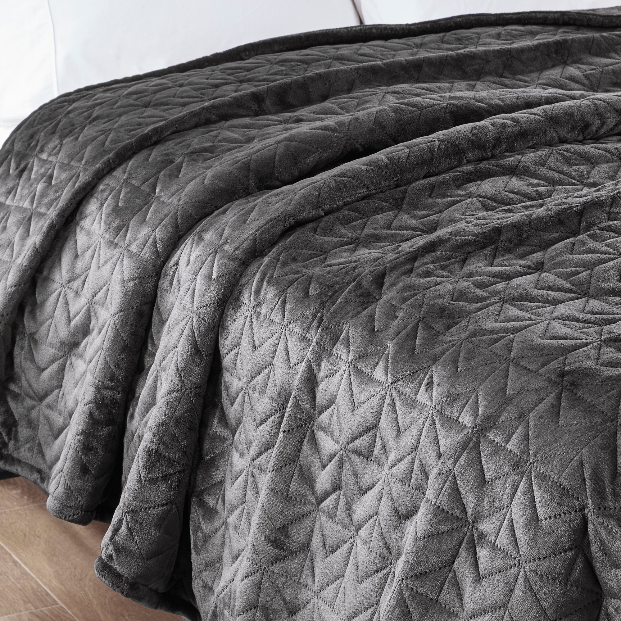 Beautyrest Quilted Plush Heated Quilt Bed Bath Beyond 30240898
