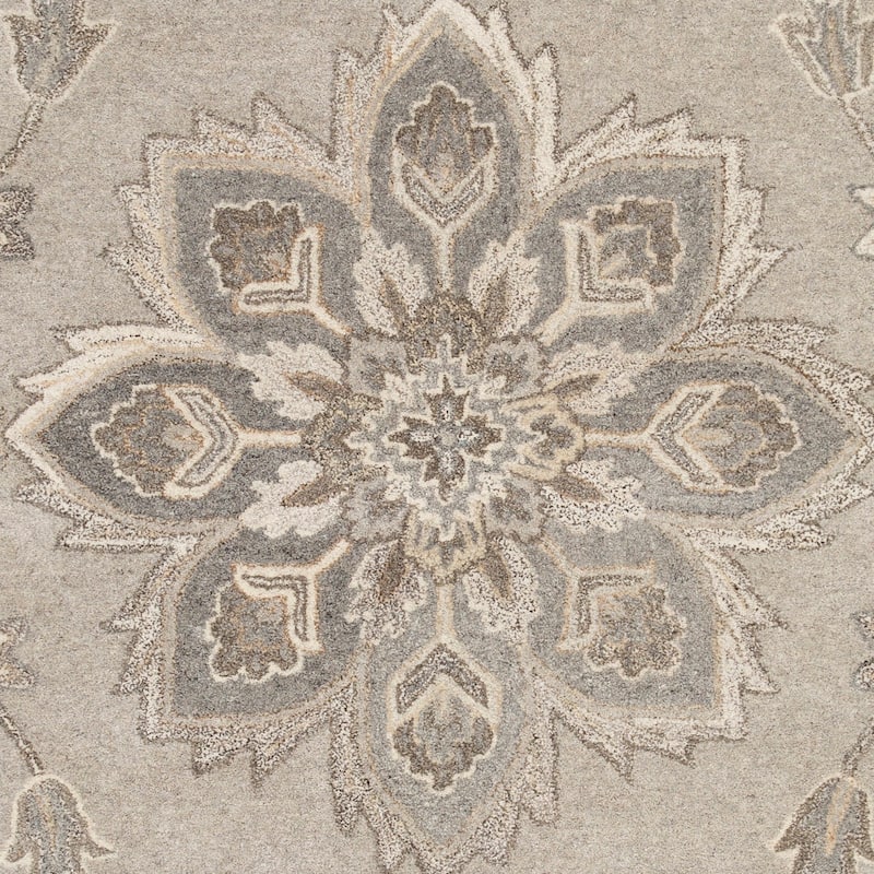 Livabliss Traditional Caesar Floral & Botanical Area Rug