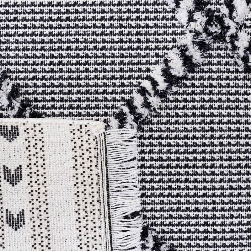 SAFAVIEH Augustine Saori Rustic Trellis Fringe Rug
