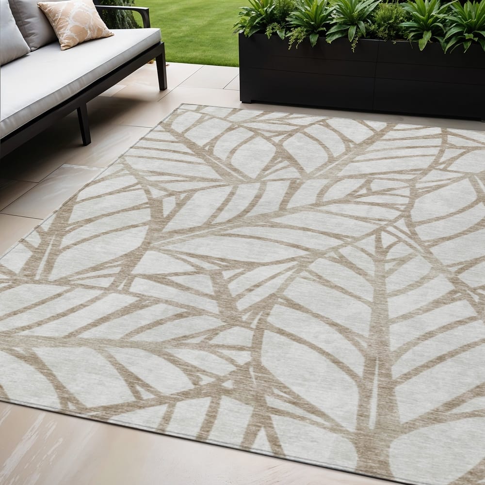 HomeRoots Floral Transitional Rectangle Outdoor Rug