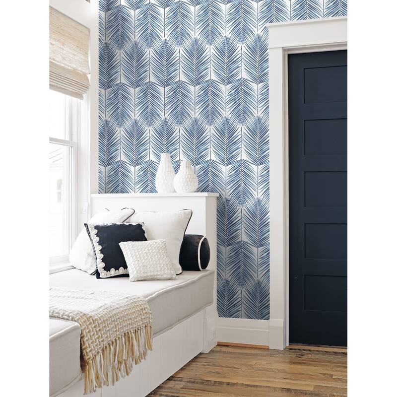 DuPont Tedlar Paradise Palm High Performance Vinyl Unpasted Wallpaper - 27 in. W x 27 ft. L