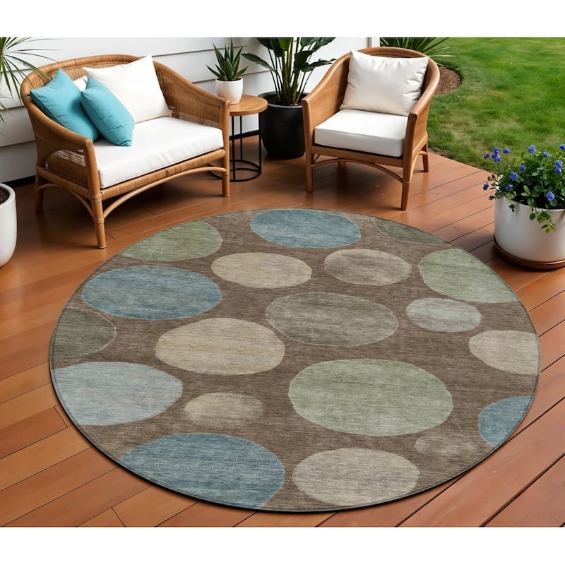 HomeRoots Geometric Transitional Rectangle Outdoor Rug - 8' Round