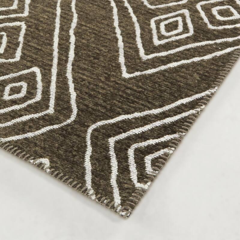 Fourie Moroccan Diamond Indoor/Outdoor Area Rug