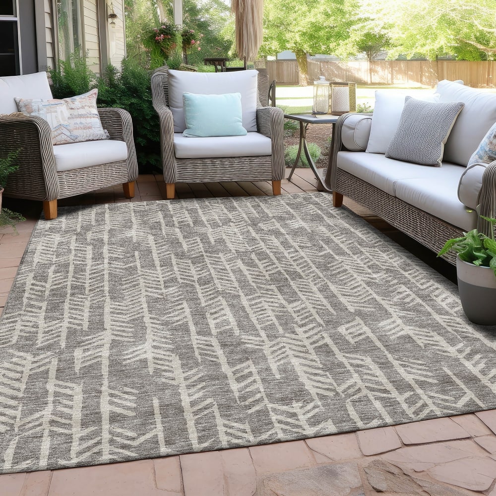 Machine Washable Indoor/ Outdoor Chantille Modern Arrows Rug