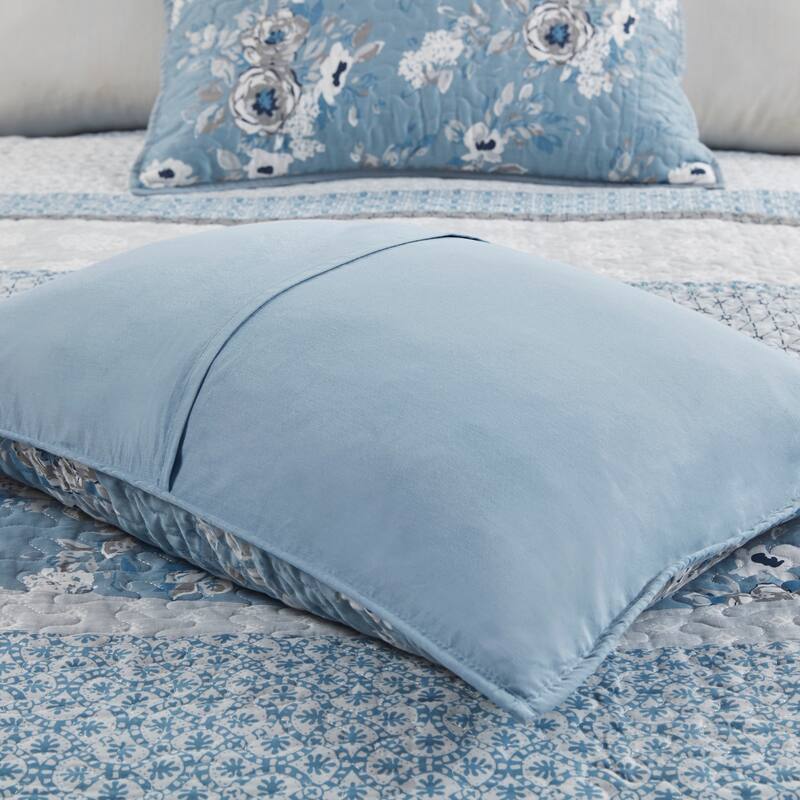 Madison Park Willa 6 Piece Cotton Quilt Set with Throw Pillows